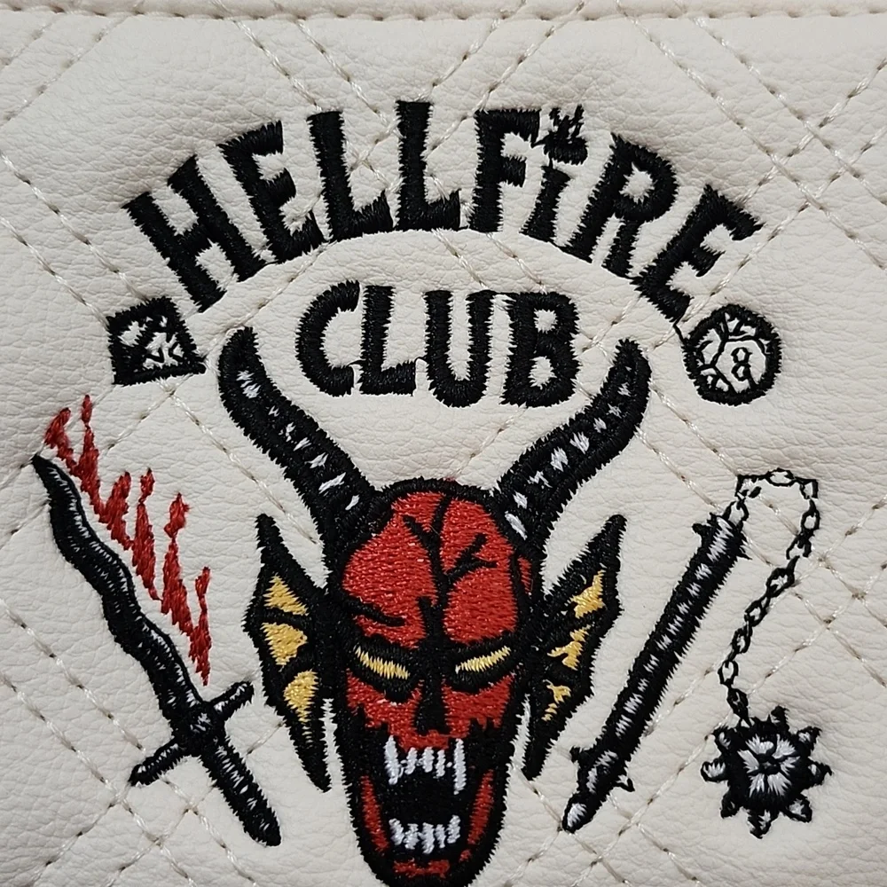 Stranger Things "Hellfire Club" Card Holder & Lanyard Set with Red Furry  Bag - Picture 5 of 16